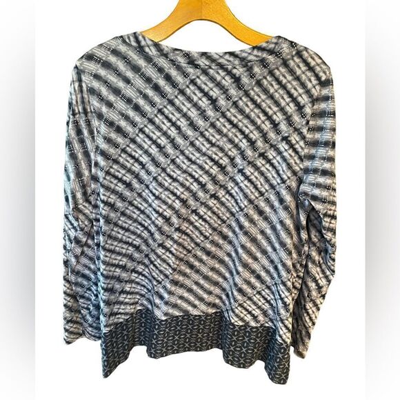 J. Jill Sz M Blue Light Tie-Dye Pattern Slouchy Relaxed Fit Long Sleeve Top - Picture 2 of 7